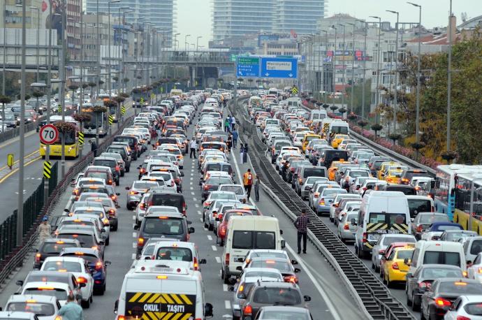 İşe Geç Kaldığınızda Patronunuza Söyleyebileceğiniz Basit Ama Etkili Yalanlar