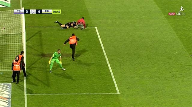 Türkiye'nin Kanayan Yarası: Futbol Terörü...