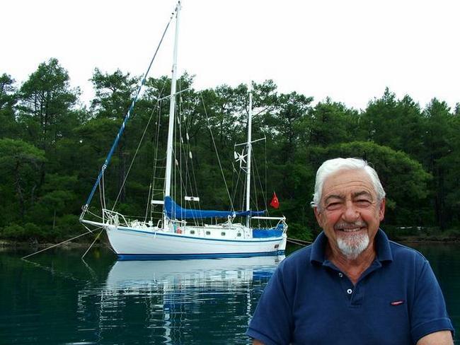 Bir Hayalin Peşinde : Tekneyle Dünya Seyahatine Çıkan İlk Türk Denizci - Sadun Boro