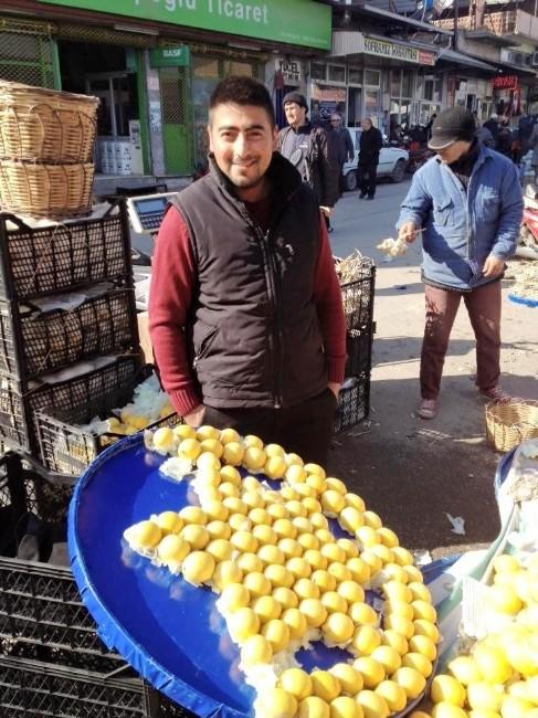 Pazarda Limon Satmak