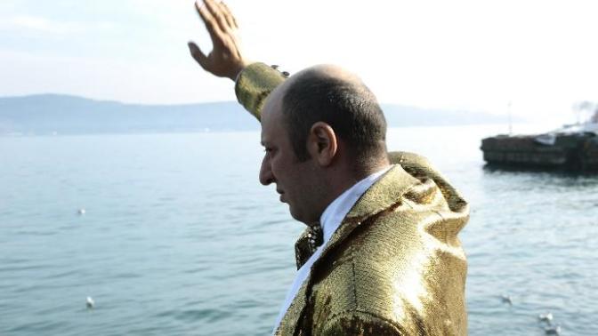 İçimizden Biri Renkli Adam, Leyla ile Mecnun'daki İsmail Abi!
