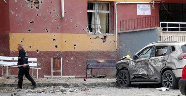 Vatan toprağı elden gidiyor.