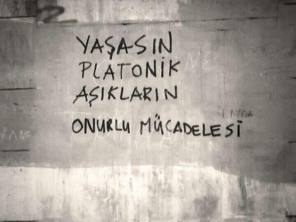 KS'nin Popüler Kızına Olan Aşkım ve Ona Nasıl Açıldığımın Hikayesi