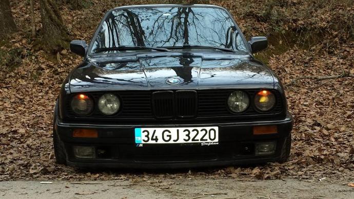 "Hastasıyız Dedeee" Dedirten Araba: BMW e30