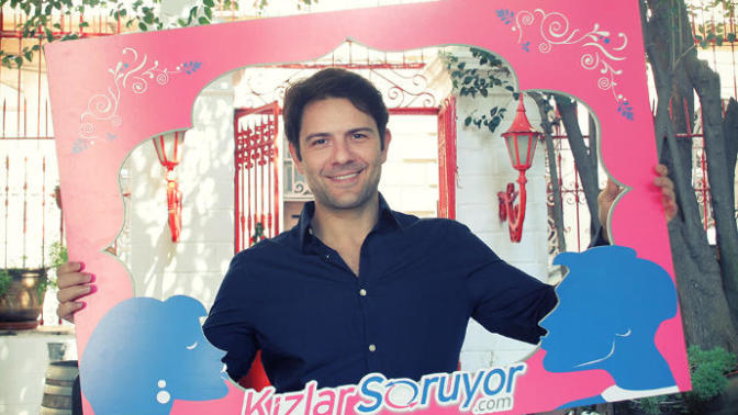 Kenan Ece: "Aşkta gurur olmaz, aşk hesaplı yaşanırsa aşk olmaz."