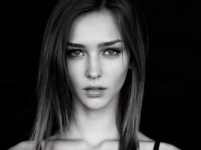 Yeni model Rachel Cook ile tanışın!