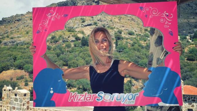 Zeynep Casalini: "Normal bir insan değilim, olmak da istemem. Çünkü çok sıkıcı..."