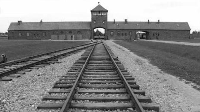 Fotoğraflarla İnsanlığın 9 Harfli Utanç Kelimesi Auschwitz