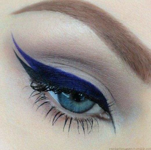 Renkli Eyeliner Ve Gözlerde Yarattığı Büyü