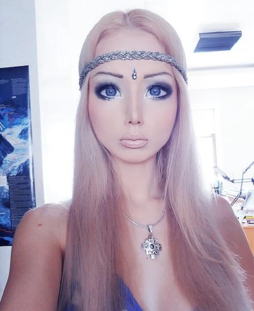Bir Barbie Bebek Olma Süreci