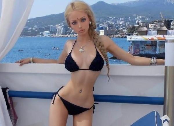 Bir Barbie Bebek Olma Süreci
