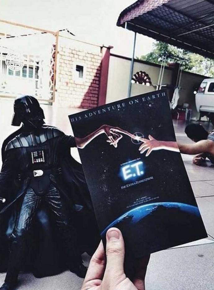 Film Afişleriyle Günlük Yaşamı Eğlenceli Bir Şekilde Birleştiren Fotoğraflar