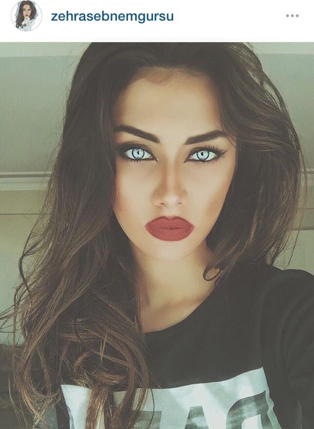 Ünlüleri Güzellikte Sollamış "Taş" Kızlar 👸🏻