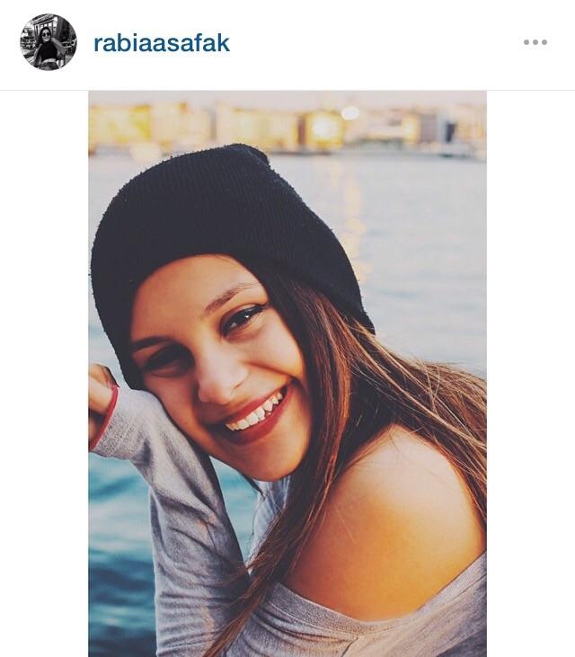Ünlüleri Güzellikte Sollamış "Taş" Kızlar 👸🏻