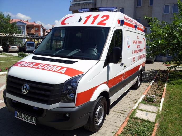 Para Basmayıp Hayat Kurtaran Paramedikler!