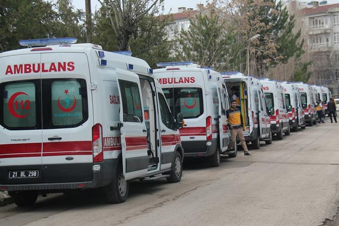 Para Basmayıp Hayat Kurtaran Paramedikler!