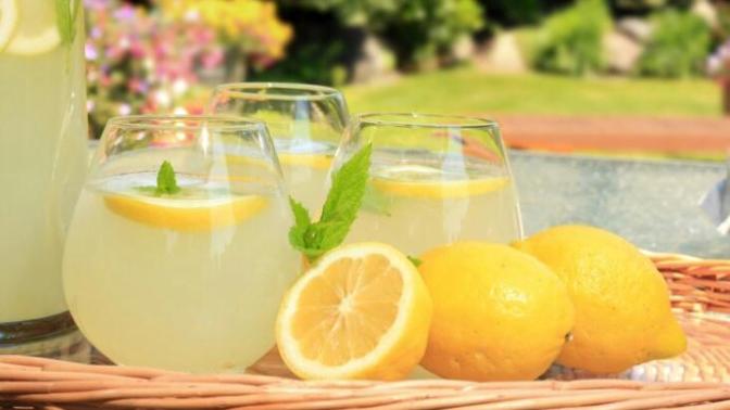 Evde Kolay Limonata Yapımı