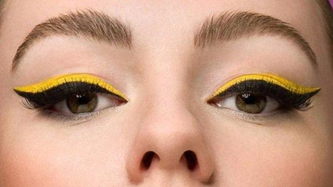 Bu Yazın En Eğlenceli Modası: Renkli Eyeliner
