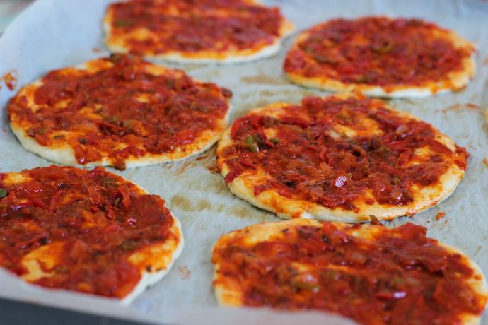Hatay Yöresi Lezzetlerinden ''Biberli Ekmek'' Tarifi :)