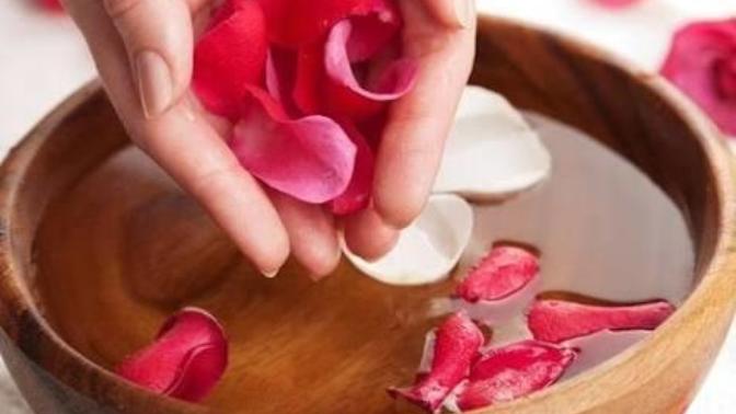 Evde Makyaj Temizleme Suyu Yapımı