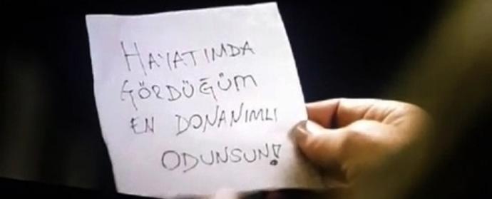 Erkek Arkadaşınızın Tam Bir Odun Olduğunu Gösteren Belirtiler