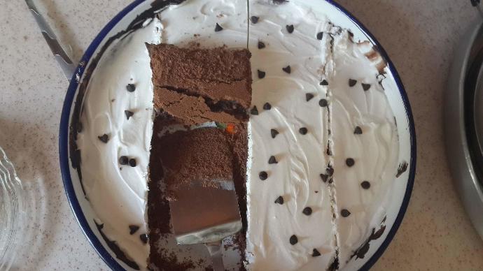 Kolay, Gösterişli ve Serin Bir Yaz Tatlısı Tarifi: Çikolata Kremalı Pastacık