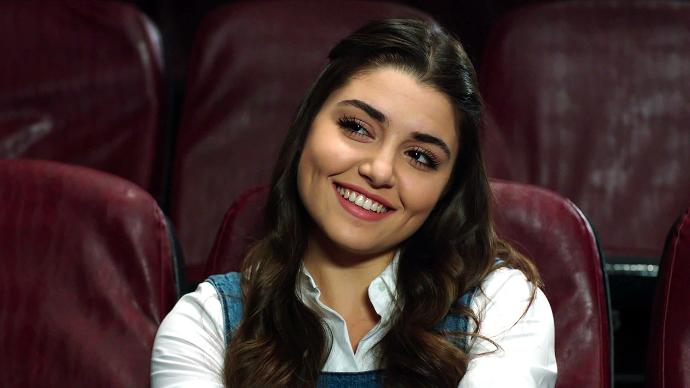Ekranların Tartışılmaz Güzeli Hande Erçel