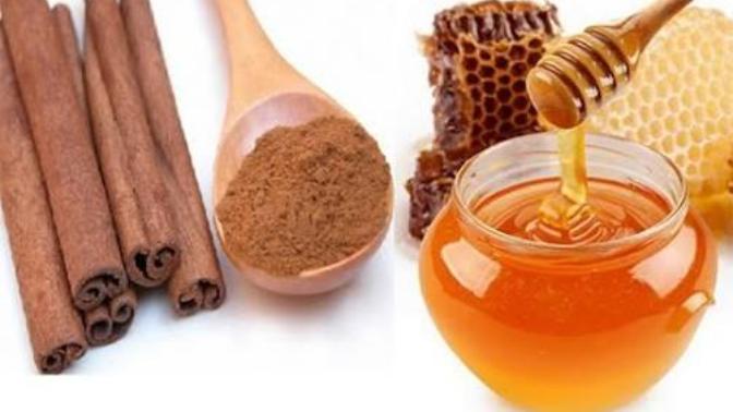 Bal ve Tarçının Sivilcelere Etkisi