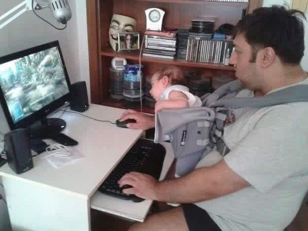 Çocuklarla Yalnız Bırakılan Babalar