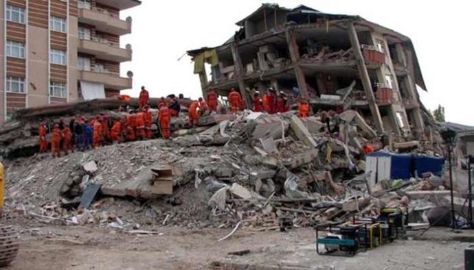 Deprem Neden Olur? Deprem Esnasında Neler Yapılır?