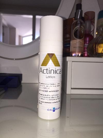 Aknetrent Veya Roaccutane Kullanirken Hangi Gunes Kremi Kullanilmasi Gerekir Tozlu Mikrofon