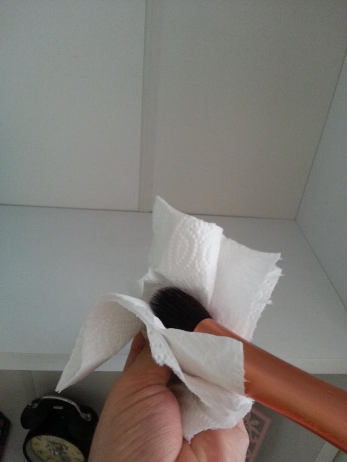 Makyaj Fırçalarımı ve Süngerlerimi Nasıl Temizliyorum?