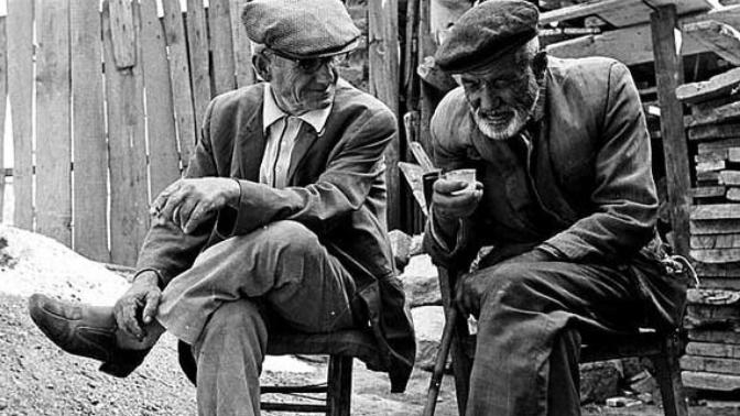 Günümüzde Sosyal Bir İnsan Olmak, Hatalara ve Aptallıklara Sürekli Göz Yummaktır