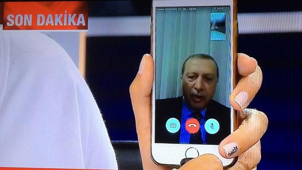 Son Dakika: Türkiye'de darbe girişimi! Hareketli saatler