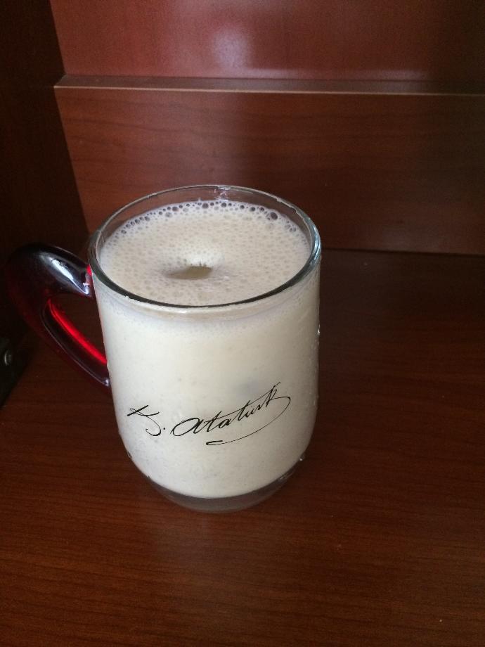Yaz Günlerinin Serinletici İçeceği: Muzlu Smoothie
