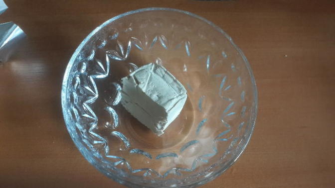 Siyah Noktalara Karşı Etkisini Anında Gösteren Yaş Maya ve Limon Maskesi!