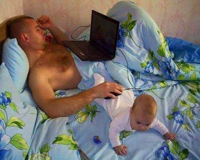 Babaların Kendilerine Has Bebek Bakım Yöntemleri Olduğunu Kanıtlayan Fotoğraflar