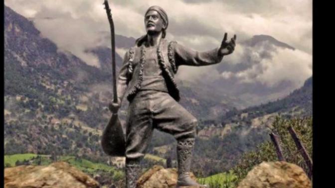 Gördüğü Her Kadına Evli, Sözlü Demeden Asılan ve Şiir Yazan Bir Ozan: Karacaoğlan