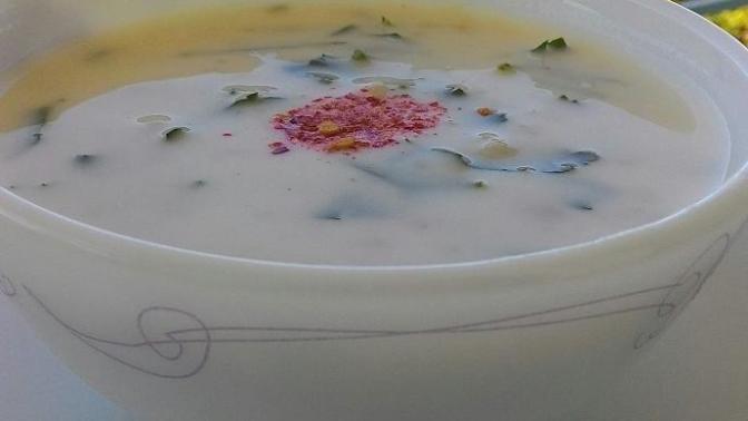 İşte Yaz Ayları İçin Serin Yoğurt Çorbası 