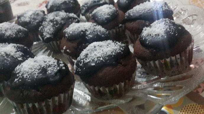Hindistan Cevizli Kremalı İçi Dolgulu Çikolatalı Tadına Doyamayacağınız Ev Yapımı Special Muffin Kek Tarifim