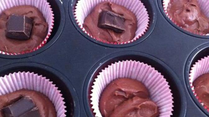 Hindistan Cevizli Kremalı İçi Dolgulu Çikolatalı Tadına Doyamayacağınız Ev Yapımı Special Muffin Kek Tarifim