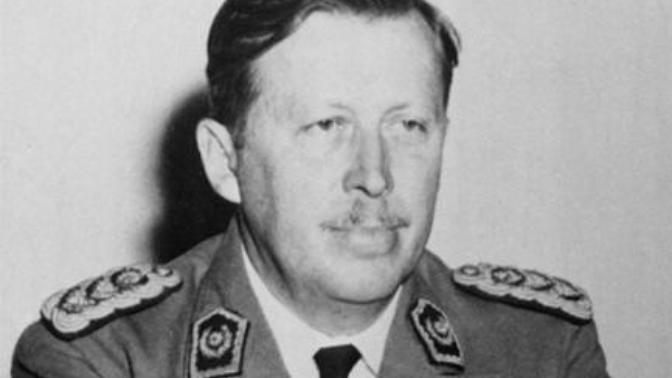 Eli Kanlı Bir Adam: Alfredo Stroessner Matiauda