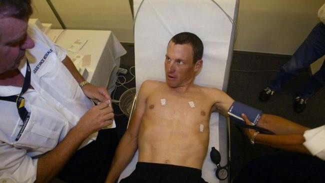 Ünlü Bir Bisikletçinin Değil Kanseri Yenen Azmin Adı: Lance Armstrong