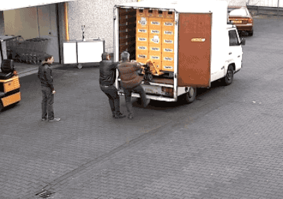 Hayatlarının En Kötü Gününü Yaşayan İnsanlardan Bazen Her Şeyin Ters Gittiğini Gösteren Acıklı Kareler