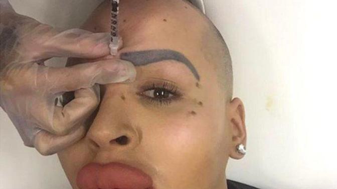 Kim Kardashian'a Benzemek İçin Patatese Dönüşen İkili!