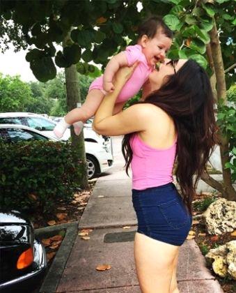 Instagram'ın Türk ve Kalçalı Yeni Fenomeni: Pelinsu Meşe