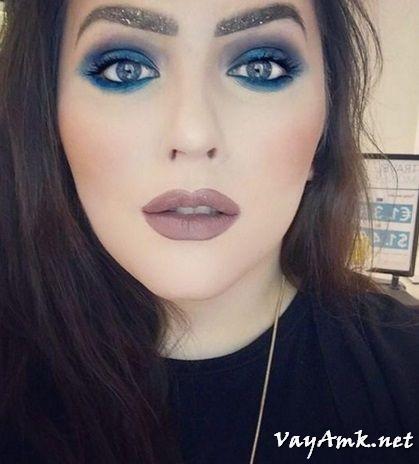 Yeni Moda Çılgınlığı: Simli Kaşlar