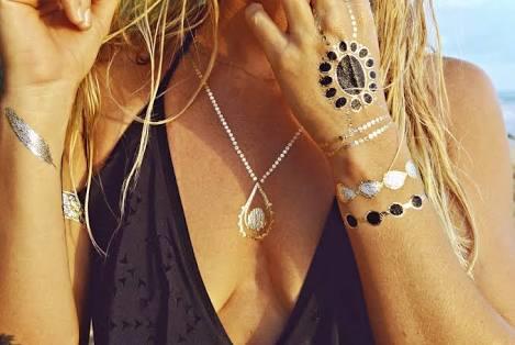 Trend Alarmı: Geçici Metalik Dövmeler, Flash Tattoo!