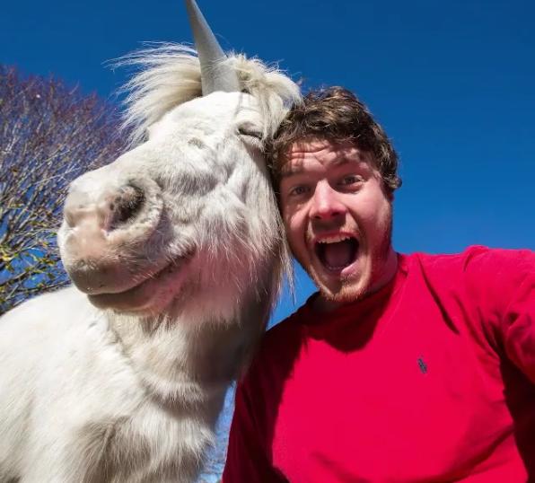 Hayvanlarla Olan Dostluğunu Bir Adım Öteye Taşımış Selfie Tutkunu Bir Adam: Allan Dixon