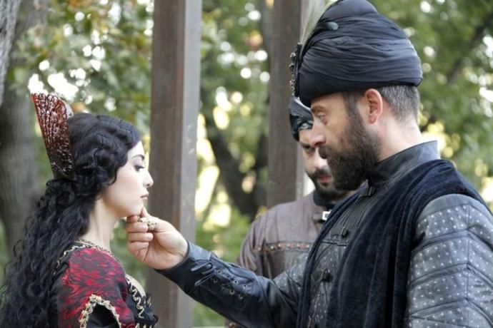 Ali Ayşe'yi Sevmiyor, Veronika Ali'den Vaz mı Geçiyor?